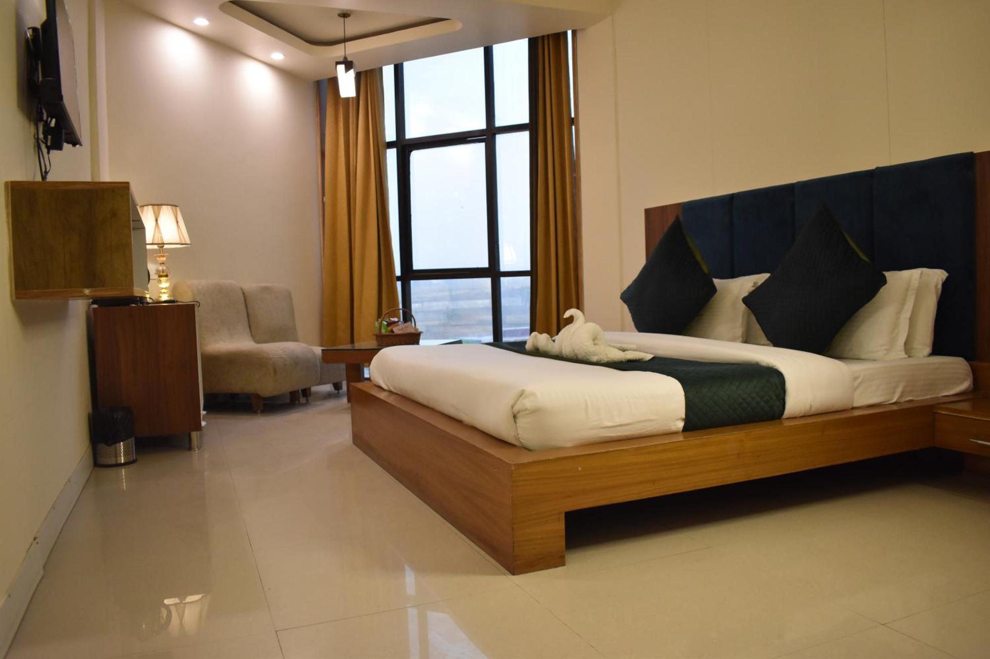 Hotel Padmini Palace Rāni Pokhri Exteriér fotografie