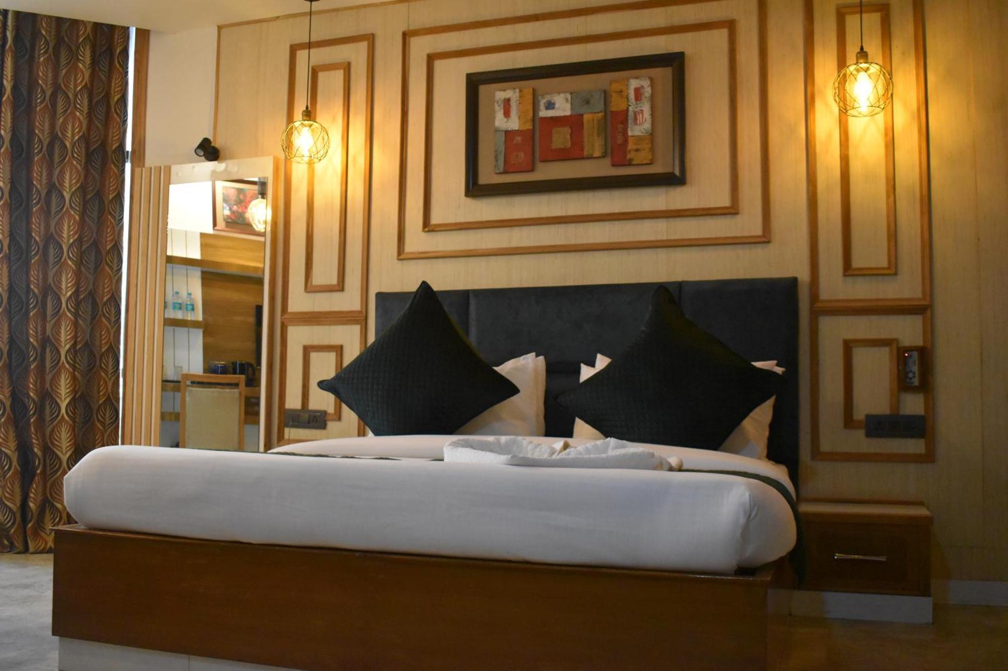 Hotel Padmini Palace Rāni Pokhri Exteriér fotografie