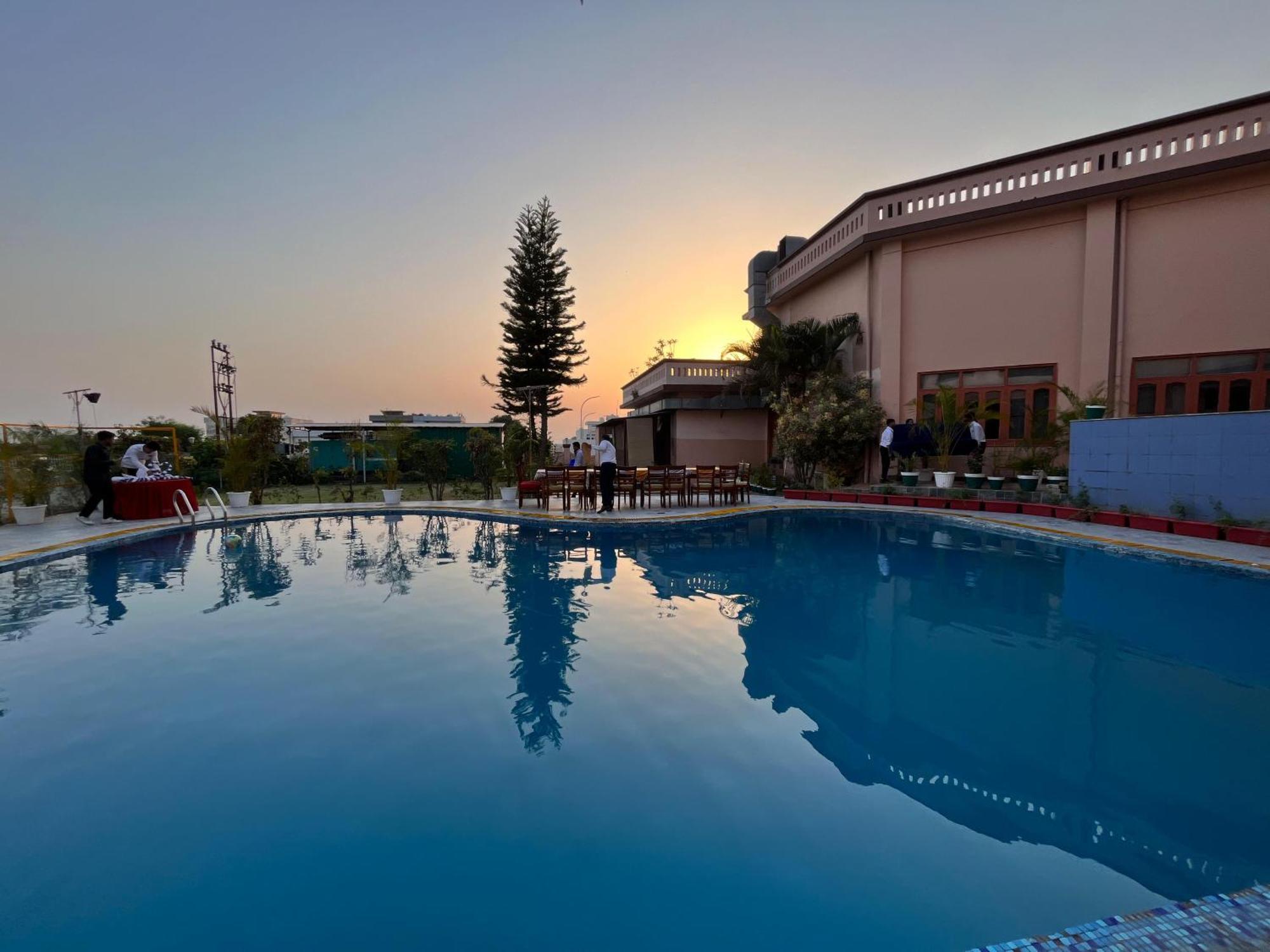 Hotel Padmini Palace Rāni Pokhri Exteriér fotografie